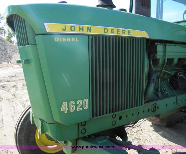 image for item 5784 1971 John Deere 4620 tractor