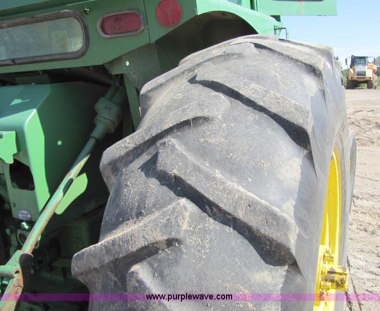 image for item 5784 1971 John Deere 4620 tractor