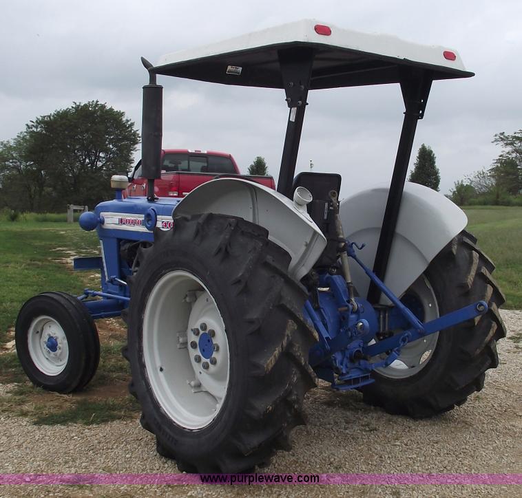 image for item 5792 1965 Ford 4000 tractor