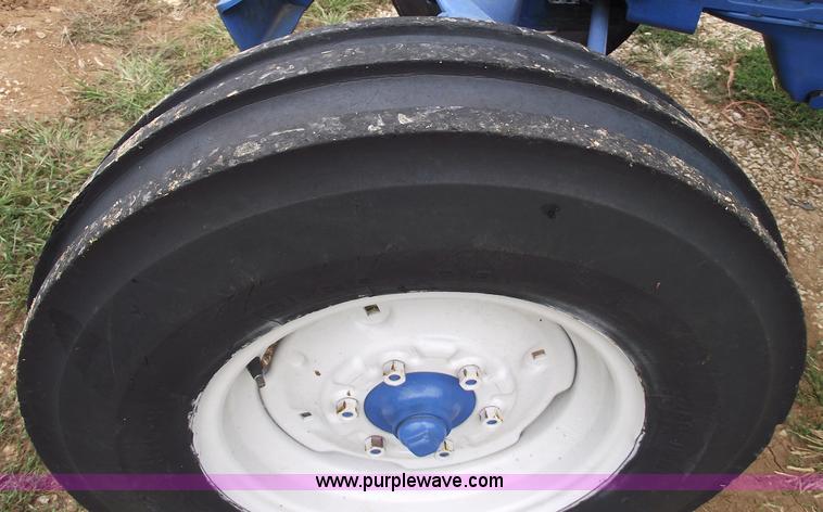 image for item 5792 1965 Ford 4000 tractor
