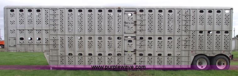 image for item 5810 1984 Wilson PSDCL-108 aluminum livestock trailer