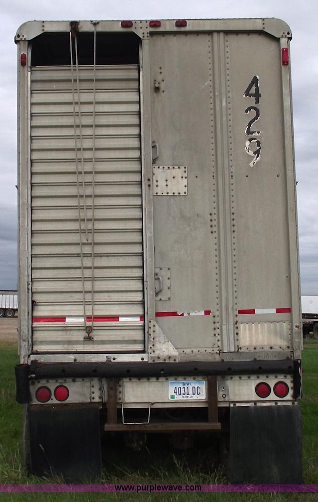 image for item 5810 1984 Wilson PSDCL-108 aluminum livestock trailer