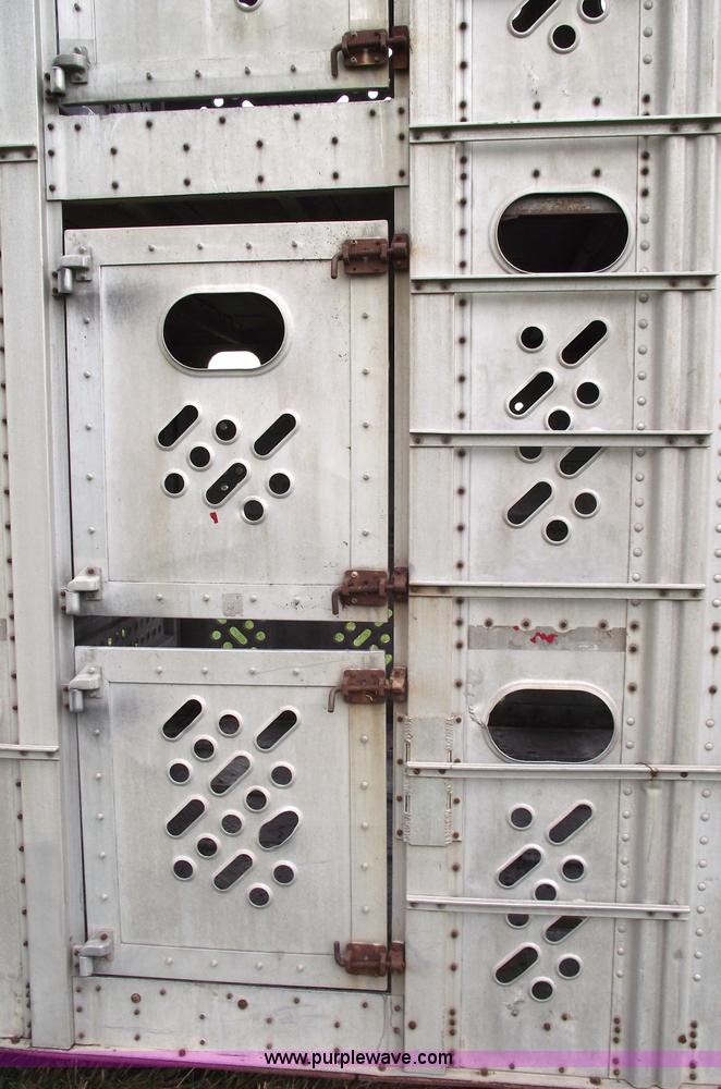 image for item 5810 1984 Wilson PSDCL-108 aluminum livestock trailer