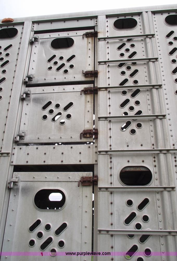 image for item 5810 1984 Wilson PSDCL-108 aluminum livestock trailer