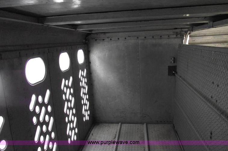 image for item 5810 1984 Wilson PSDCL-108 aluminum livestock trailer