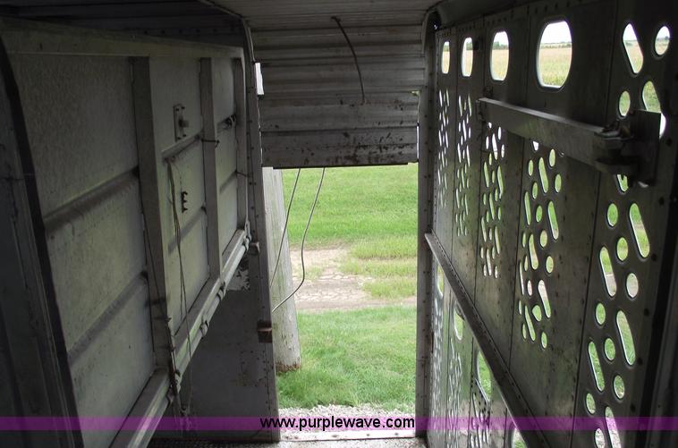 image for item 5810 1984 Wilson PSDCL-108 aluminum livestock trailer