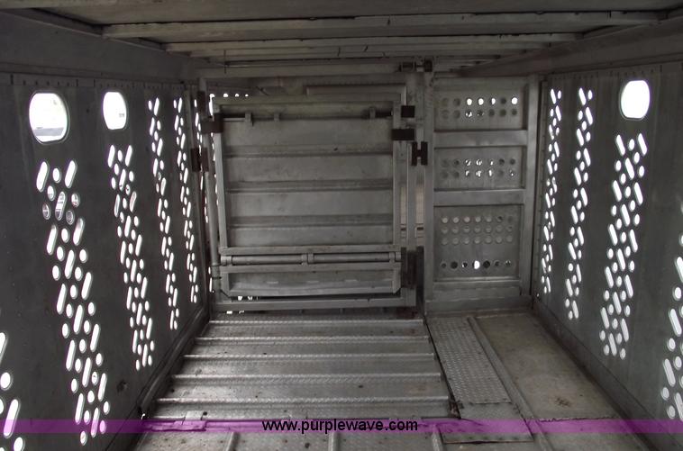 image for item 5810 1984 Wilson PSDCL-108 aluminum livestock trailer