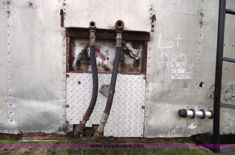 image for item 5811 1962 Highway 45' walking floor trailer