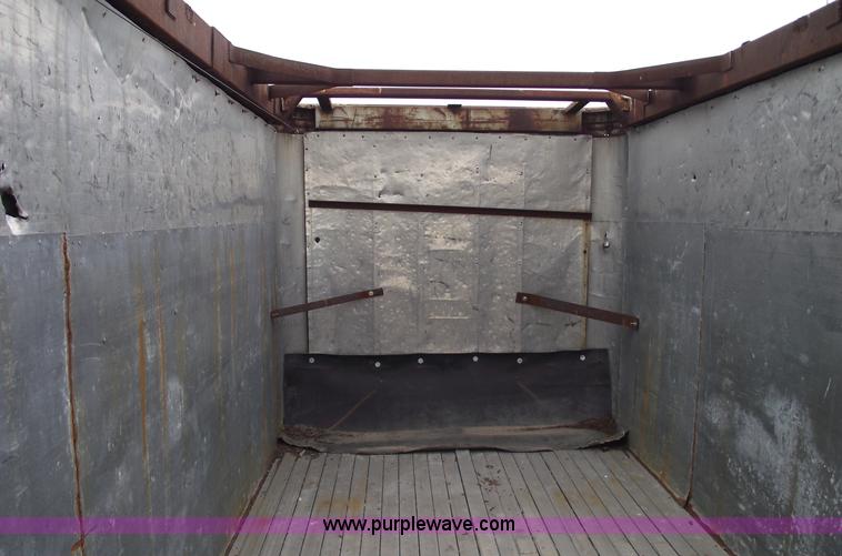 image for item 5811 1962 Highway 45' walking floor trailer