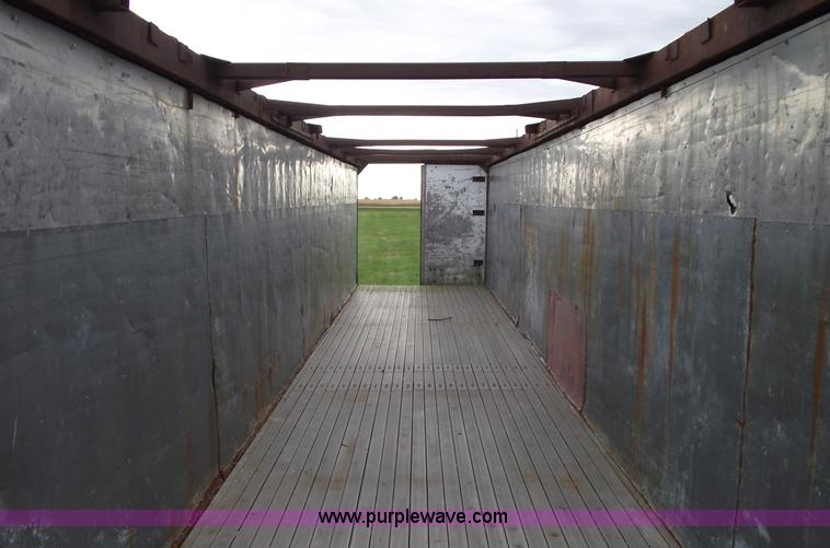 image for item 5811 1962 Highway 45' walking floor trailer