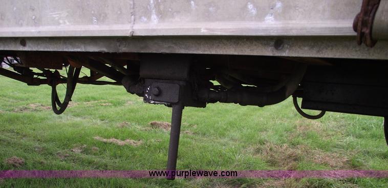 image for item 5811 1962 Highway 45' walking floor trailer