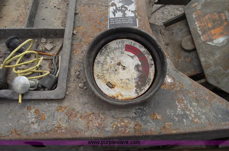 image for item 5816 John Beam 7600 signature series tire machine