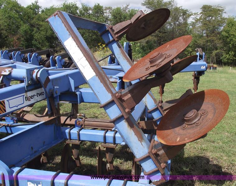 image for item 5841 DMI TIger 2 mulch ripper