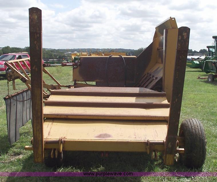 image for item 5842 2004 HayBuster 256 Plus II bale processor