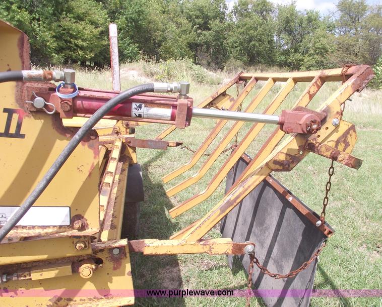 image for item 5842 2004 HayBuster 256 Plus II bale processor