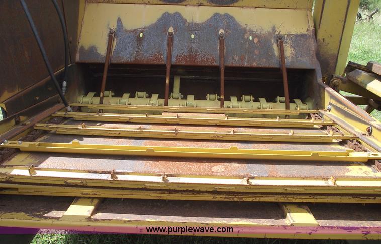 image for item 5842 2004 HayBuster 256 Plus II bale processor