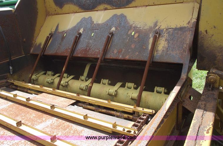 image for item 5842 2004 HayBuster 256 Plus II bale processor