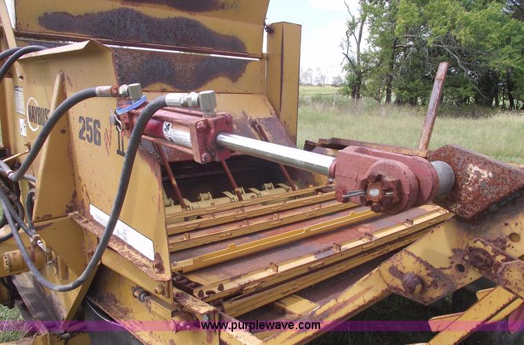 image for item 5842 2004 HayBuster 256 Plus II bale processor