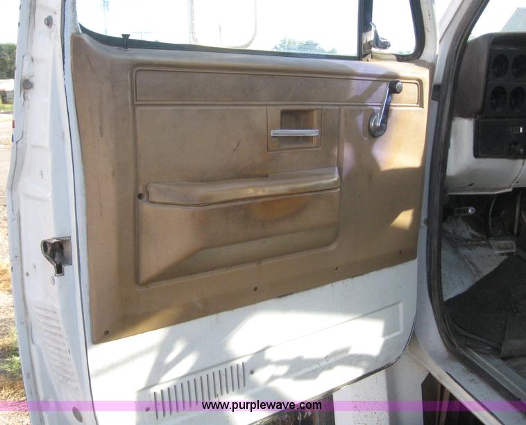 image for item 6197 1985 Chevrolet 70 fuel truck