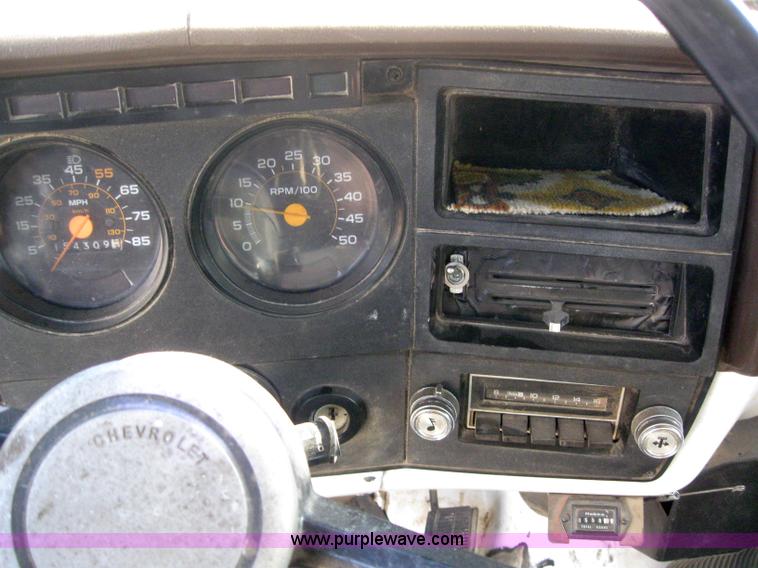 image for item 6197 1985 Chevrolet 70 fuel truck