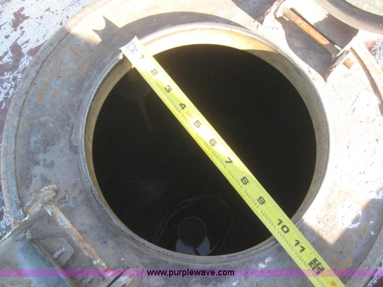 image for item 6197 1985 Chevrolet 70 fuel truck