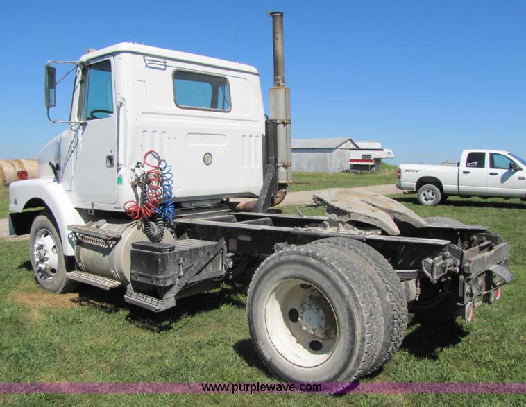image for item 7195 1991 White Gmc WG semi truck
