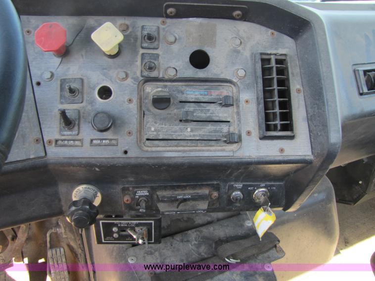 image for item 7195 1991 White Gmc WG semi truck