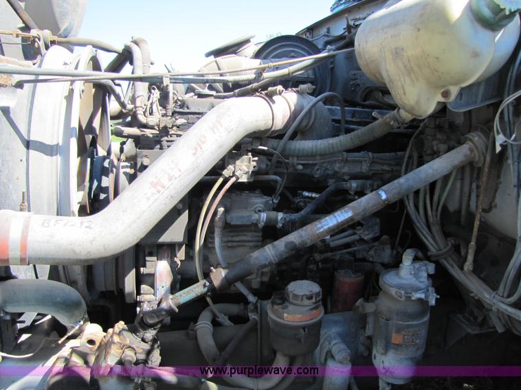 image for item 7195 1991 White Gmc WG semi truck