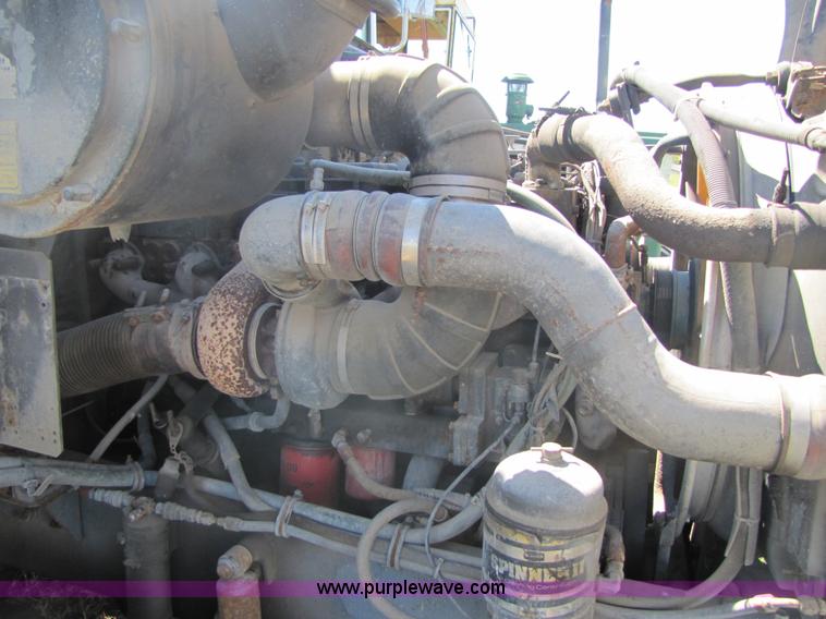 image for item 7195 1991 White Gmc WG semi truck