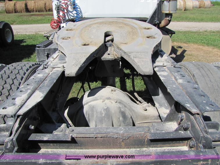 image for item 7195 1991 White Gmc WG semi truck