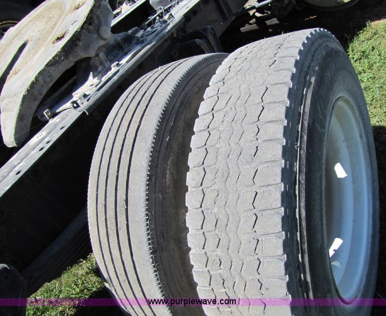 image for item 7195 1991 White Gmc WG semi truck