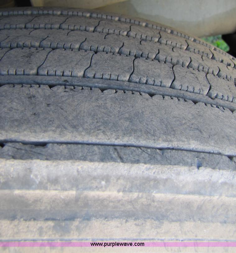 image for item 7195 1991 White Gmc WG semi truck