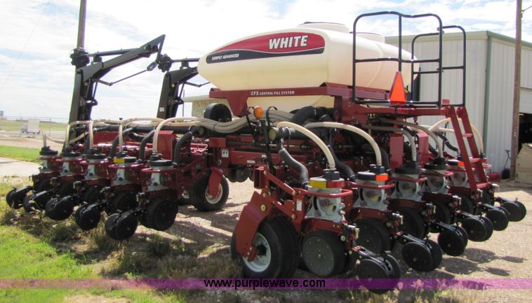 image for item 3138 White 8500 16R30 planter