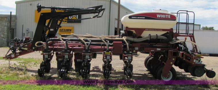 image for item 3138 White 8500 16R30 planter