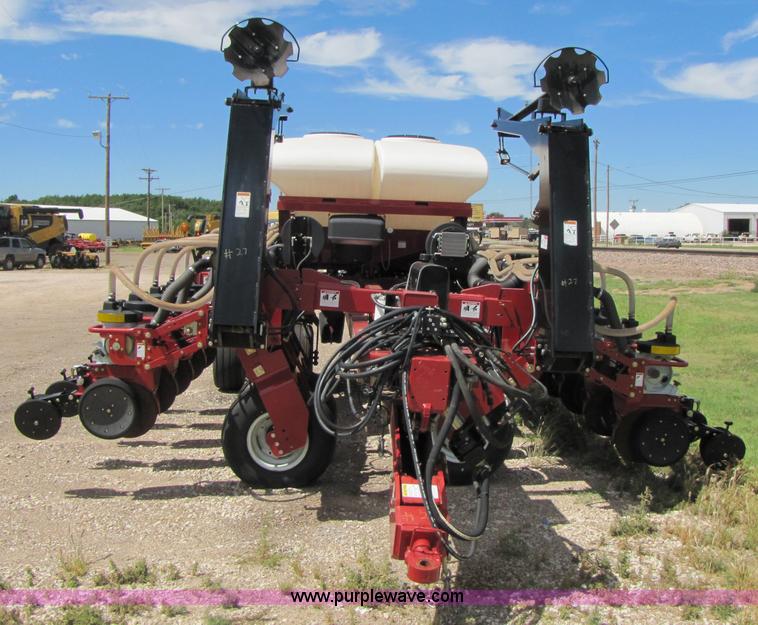 image for item 3138 White 8500 16R30 planter