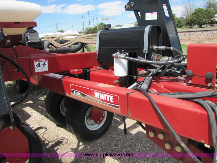 image for item 3138 White 8500 16R30 planter