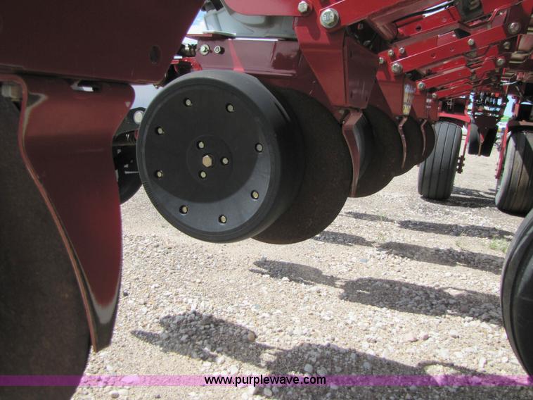 image for item 3138 White 8500 16R30 planter