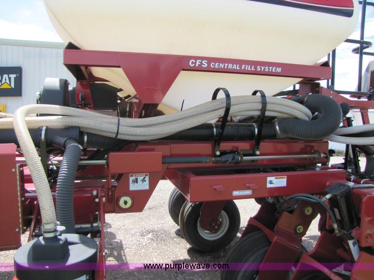 image for item 3138 White 8500 16R30 planter