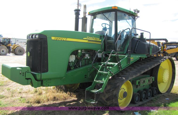 image for item 3139 2002 John Deere 9320T tractor