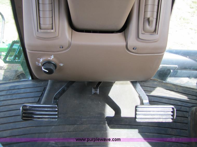 image for item 3139 2002 John Deere 9320T tractor