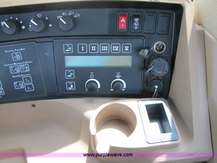 image for item 3139 2002 John Deere 9320T tractor