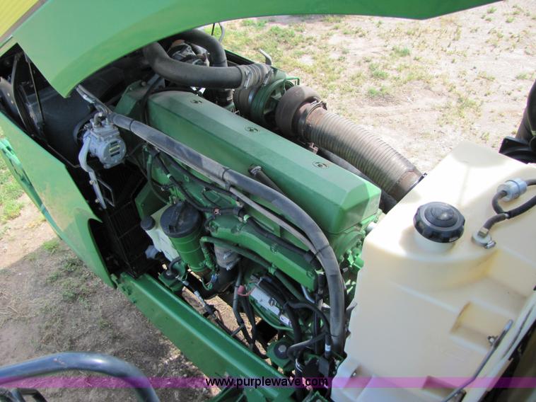 image for item 3139 2002 John Deere 9320T tractor