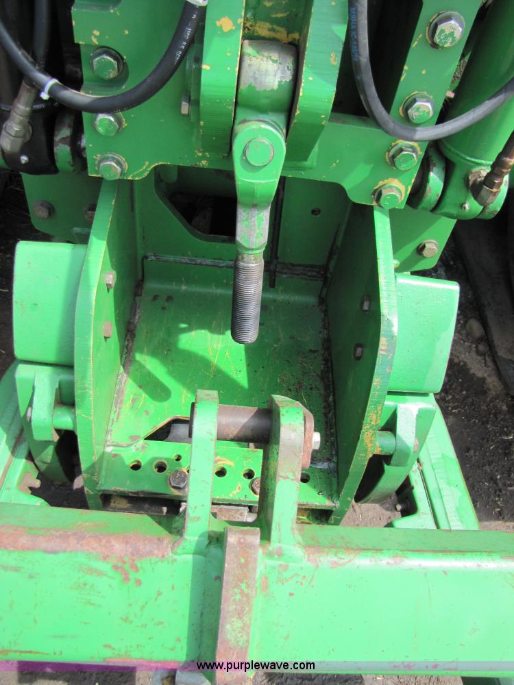 image for item 3139 2002 John Deere 9320T tractor