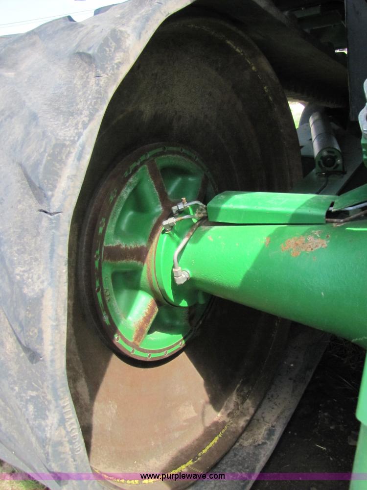 image for item 3139 2002 John Deere 9320T tractor