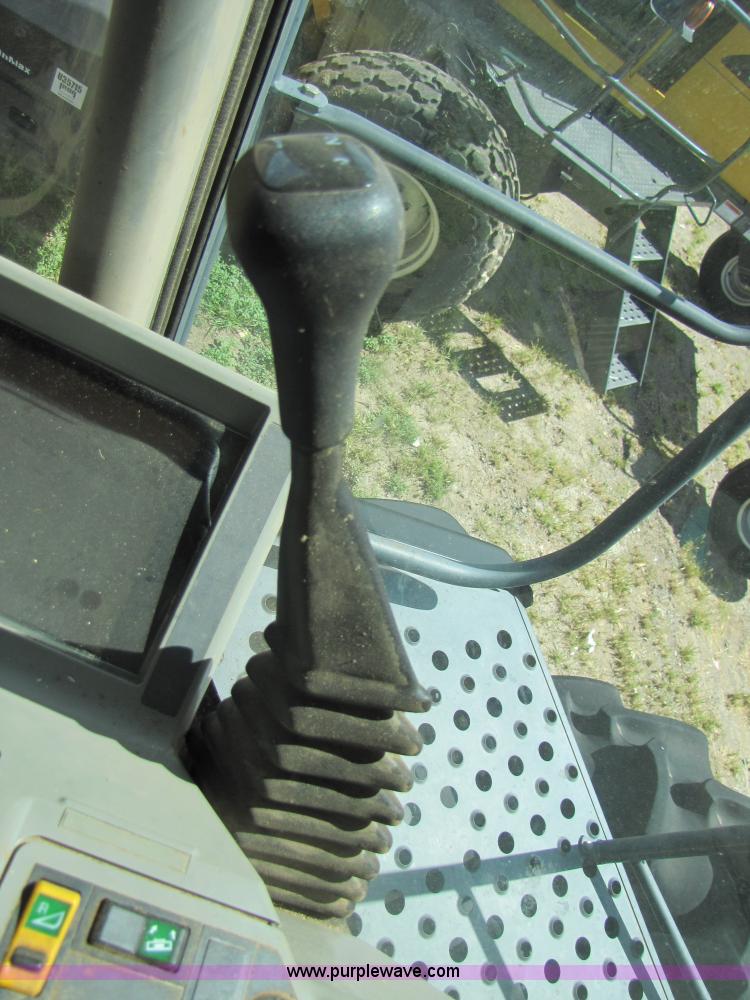 image for item 3140 1999 Caterpillar Lexion 480 RWA combine