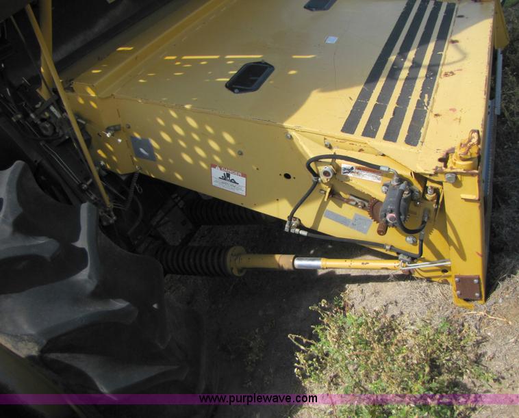 image for item 3140 1999 Caterpillar Lexion 480 RWA combine