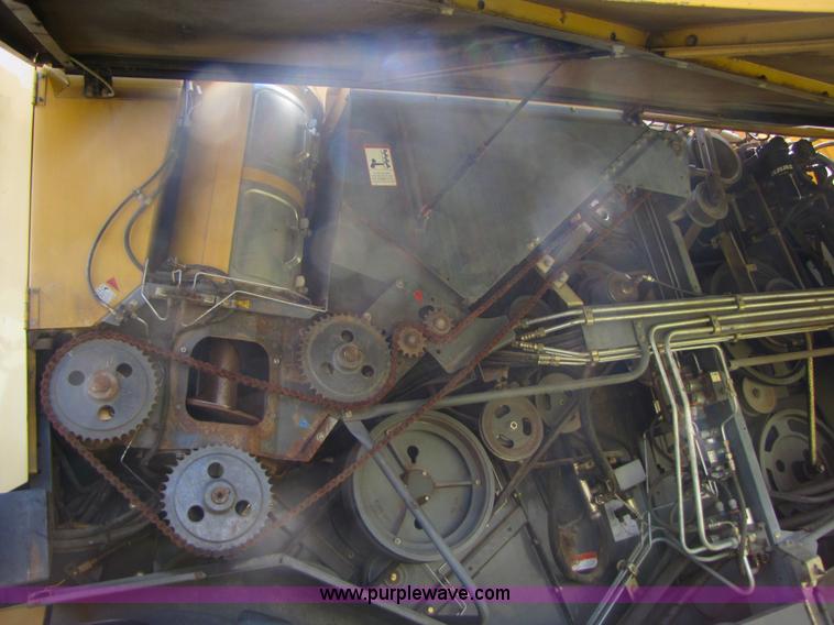 image for item 3140 1999 Caterpillar Lexion 480 RWA combine