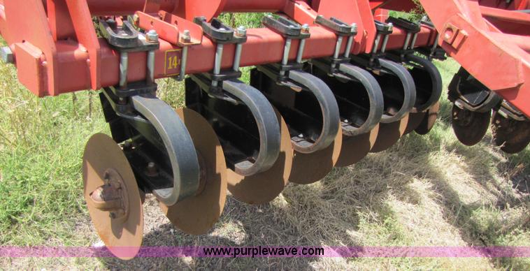 image for item 3146 1999 Sunflower 4510-11 14' disc chisel