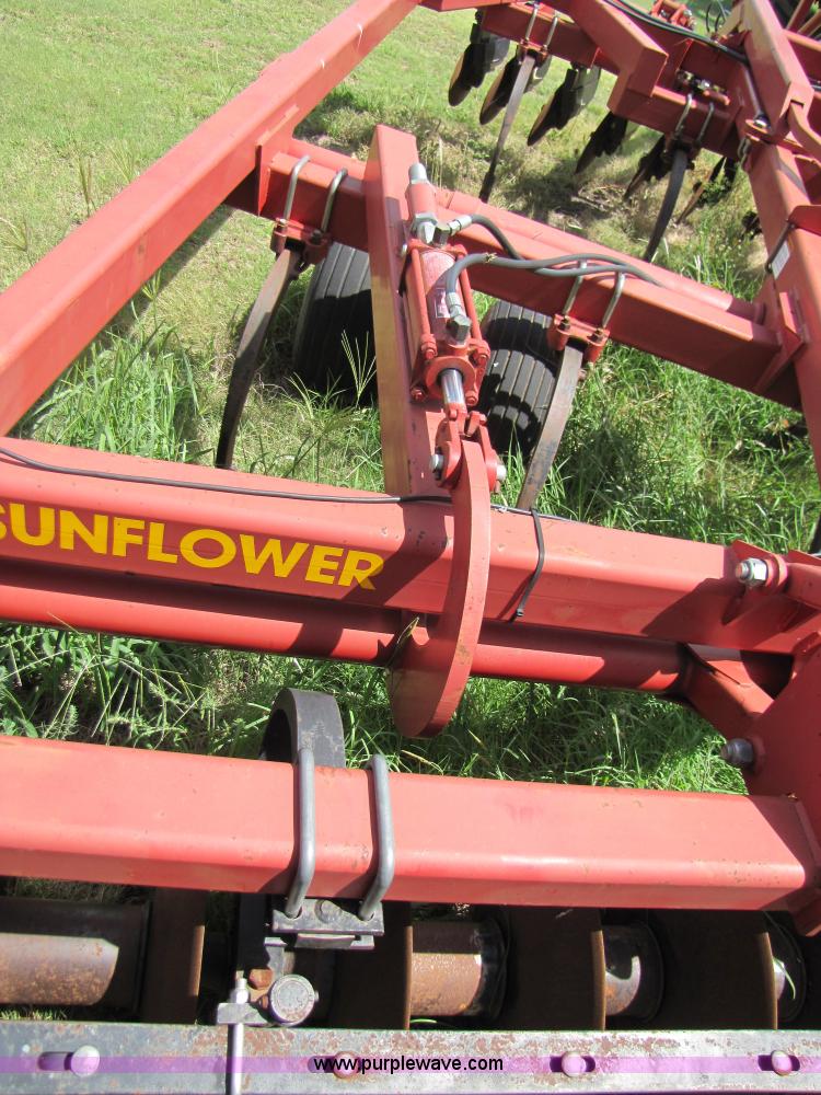 image for item 3146 1999 Sunflower 4510-11 14' disc chisel