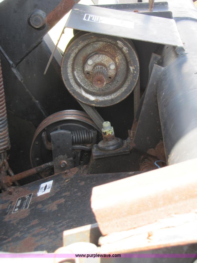 image for item 3148 1998 Mac Don 920 16' auger head